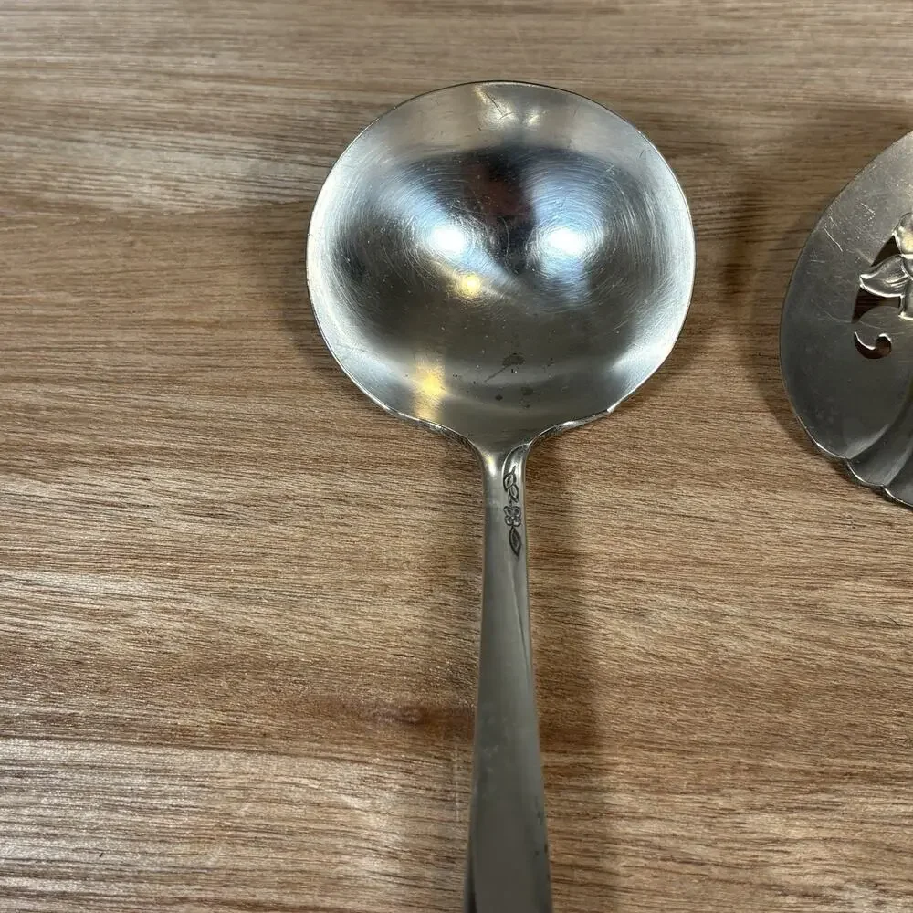 Silver Plated‎ Serving Spoon WM Rogers Set: Mountain Rose Pattern & Gravy Spoon